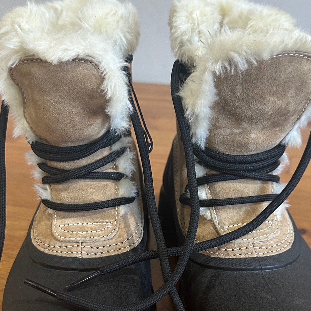 Sorel Women's Tan and Black Ankle Boots - Picture 8 of 16